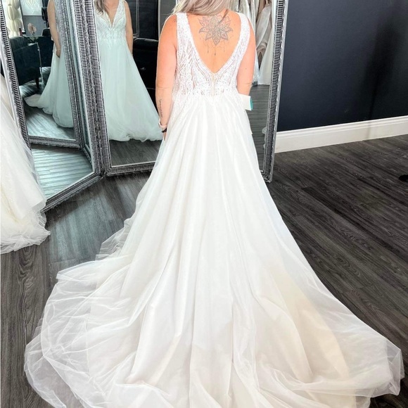 Brand New Wedding Gown Daniela Di Marino - Picture 4 of 11